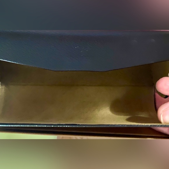 Burberry Eyeglass Case w Box            NWT - Picture 3 of 5